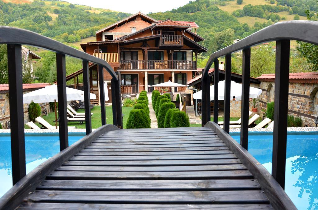 Къщата - Къща За Гости Ribarița Exterior foto